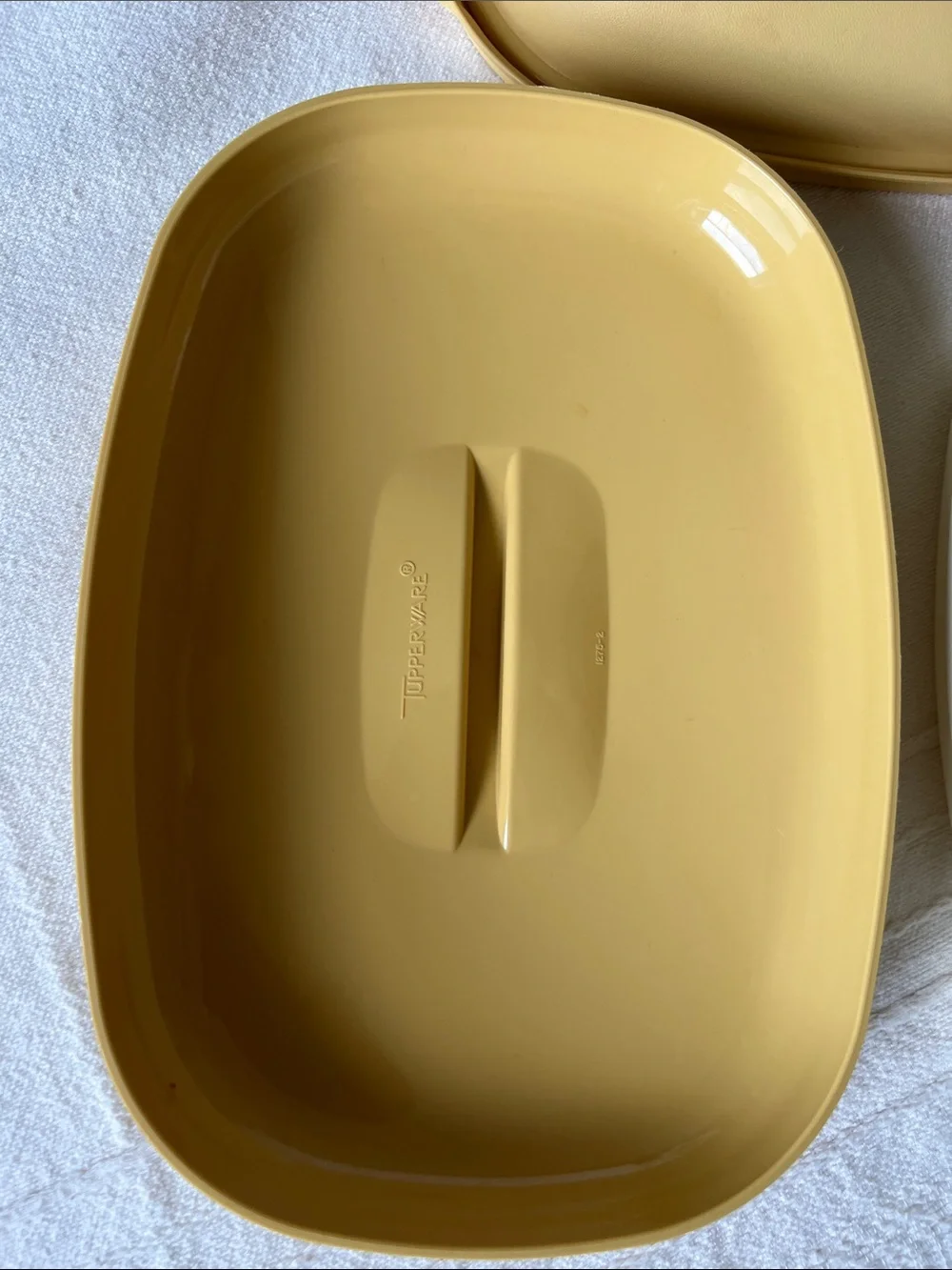 Vintage  70’s Tupperware strainer in Mustard Yellow, 3 piece set